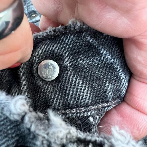 Vintage 90s Levi’s black 560 loose fit tapered leg jeans 40x30 - Picture 7 of 9